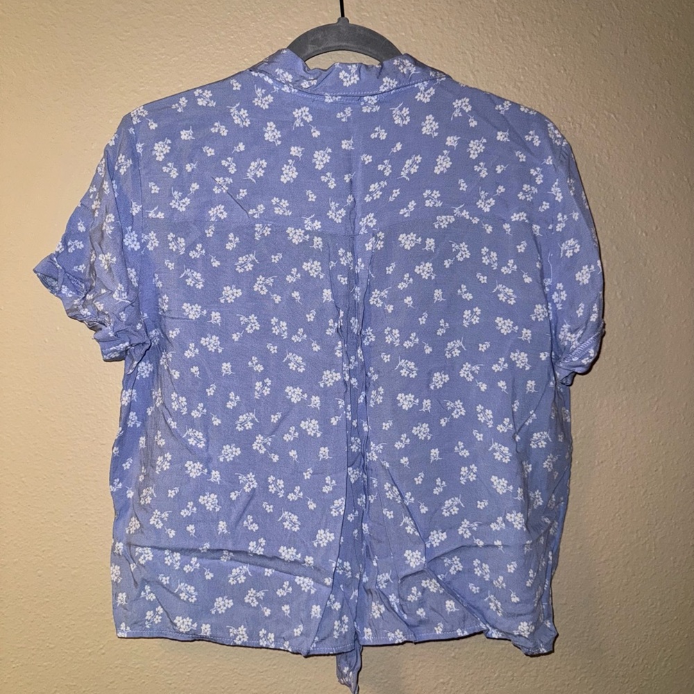 Button down floral tie bottom blouse - Picture 4 of 5